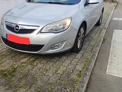 Cinzento Usado 2011 Opel Astra Carrinha | € 7.990 (Preço elevado)