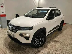 Branco Usado 2022 Dacia Spring Comfort Citadino | € 11.900 (Preço justo)