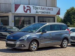 Cinza Usado 2011 Peugeot 5008 Allure Monovolume | € 8.500 (Preço justo)