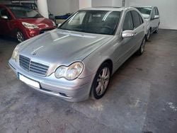 Usado 2002 Mercedes C220 Elegance Sedan | € 6.290 (Preço elevado)