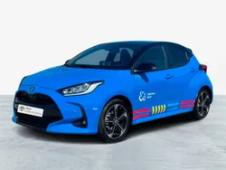 Azul (pintura metalizada) Usado 2024 Toyota Yaris Edition Sedan | € 30.000 (Preço elevado)