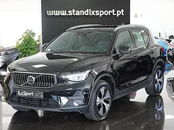 Preto Usado 2022 Volvo XC40 Core SUV | € 32.990 (Preço justo)
