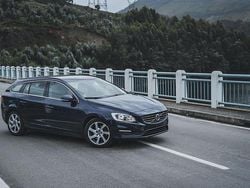 Usado 2015 Volvo V60 Carrinha | € 13.900 (Preço justo)