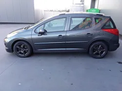 Usado 2009 Peugeot 207 Sedan | € 3.900 (Preço justo)