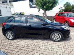 Preto Usado 2017 Kia Rio Citadino | € 10.650 (Super Preço)