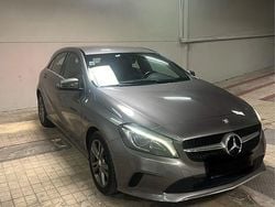 Cinzento Usado 2016 Mercedes A180 Sedan | € 17.500 (Preço justo)
