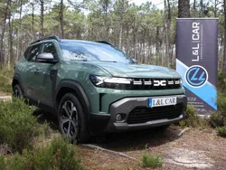 Verde Usado 2024 Dacia Duster SUV | € 23.900 (Preço elevado)