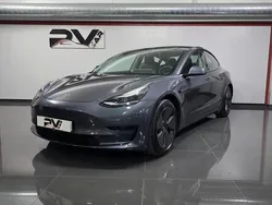 Cinza escuro Usado 2021 Tesla Model 3 Standard Range Sedan | € 26.990 (Preço justo)