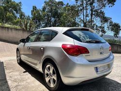 Usado 2010 Opel Astra Cosmo Sedan | € 6.500