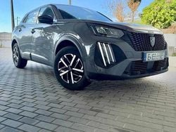 Cinzento Usado 2024 Peugeot 2008 SUV | € 25.000 (Bom preço)