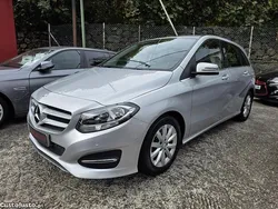 Cinza Usado 2015 Mercedes B180 Style Monovolume | € 16.500 (Preço justo)