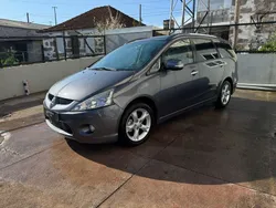 Cinza Usado 2010 Mitsubishi Grandis Monovolume | € 8.990