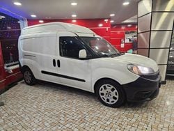 Branco Usado 2017 Fiat Doblò Monovolume | € 12.490 (Preço elevado)