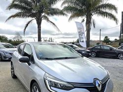 Cinzento Usado 2023 Renault Clio V Evolution | € 19.900 (Preço justo)