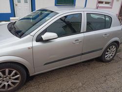 Usado 2004 Opel Astra Sedan | € 1.800 (Super Preço)