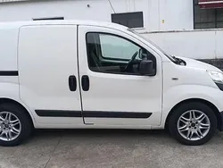 Branco Usado 2015 Peugeot Bipper Monovolume | € 6.750