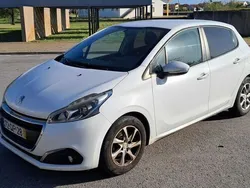 Usado 2015 Peugeot 208 Active Citadino | € 7.000 (Bom preço)