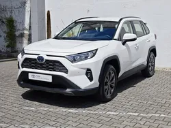 Branco (sólida) Usado 2023 Toyota RAV4 Comfort SUV | € 42.000