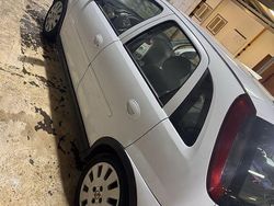 Usado 2003 Opel Corsa | € 2.550