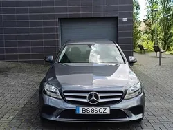 Cinzento Usado 2019 Mercedes 180 Sedan | € 18.000