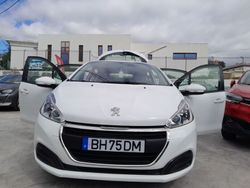Branco Usado 2019 Peugeot 208 Signature Sky Citadino | € 13.900 (Caro)