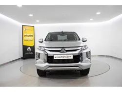 Cinza Usado 2021 Mitsubishi L200 Invite Pickup | € 28.033 (Bom preço)