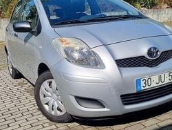Usado 2010 Toyota Yaris Sedan | € 6.750