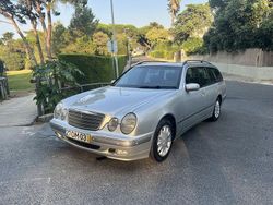 Usado 2001 Mercedes E270 Elegance Sedan | € 3.950