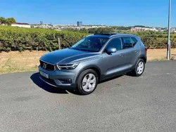 Cinzento Usado 2018 Volvo XC40 Momentum SUV | € 26.500 (Preço justo)