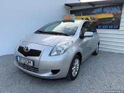 Cinza Usado 2006 Toyota Yaris | € 6.950 (Preço justo)