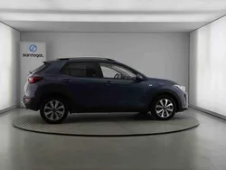 Azul Usado 2024 Kia Stonic SUV | € 17.990 (Preço justo)