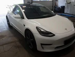 Branco Usado 2021 Tesla Model 3 Sedan | € 26.500 (Bom preço)