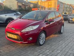 Vermelho Usado 2010 Ford Fiesta Titanium Citadino | € 8.900 (Caro)