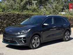 Branco Usado 2022 Kia e-Niro Spirit SUV | € 26.000 (Bom preço)