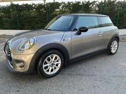 Cinzento (metalizado) Usado 2017 Mini Cooper D Citadino | € 16.500 (Bom preço)
