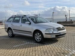 Cinza Usado 2007 Skoda Octavia Elegance Carrinha | € 4.750