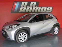 Cinzento Usado 2023 Toyota Aygo X Play SUV | € 16.950