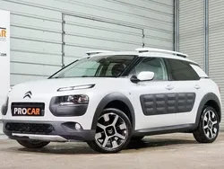 Branco Usado 2017 Citroën C4 Cactus PureTech Citadino | € 12.750 (Preço elevado)