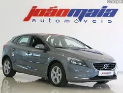 Branco Usado 2016 Volvo V40 Momentum Carrinha | € 16.400 (Preço justo)