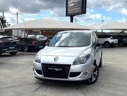 Cinzento Usado 2011 Renault Scénic III Monovolume | € 13.500