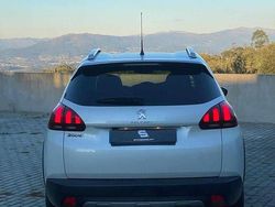 Branco Usado 2018 Peugeot 2008 SUV | € 10.900 (Bom preço)