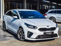 Branco Usado 2019 Kia Ceed GT GT-Line Carrinha | € 17.990 (Preço justo)