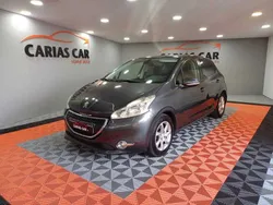Cinza Usado 2013 Peugeot 208 Active Citadino | € 9.490 (Preço justo)