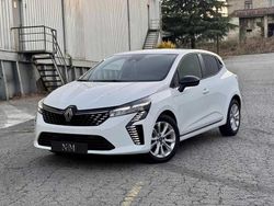 Branco Usado 2023 Renault Clio V Evolution | € 18.990 (Preço justo)