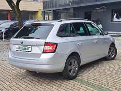 Cinza prata Usado 2018 Skoda Fabia Ambition Carrinha | € 12.990