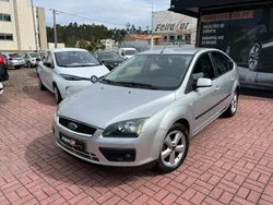 Cinza Usado 2006 Ford Focus Trend Sedan | € 4.750 (Preço justo)