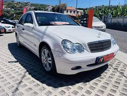 Branco Usado 2000 Mercedes C200 Classic Sedan | € 8.950