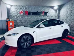 Branco Usado 2023 Tesla Model 3 Sedan | € 32.990 (Preço elevado)