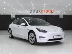 Branco Usado 2021 Tesla Model 3 Long Range AWD Sedan | € 29.390 (Preço elevado)