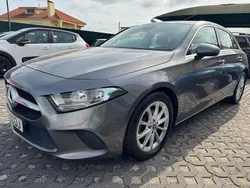 Cinza Usado 2018 Mercedes A180 Style | € 21.900 (Preço justo)